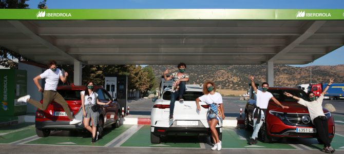 Viajamos con influencers por nuestros puntos de recarga súper rápida por la A-5 Viajamos con influencers por nuestros puntos de recarga súper rápida por la A-5