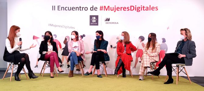 Mujeres digitales que rompen moldes y techos Mujeres digitales que rompen moldes y techos